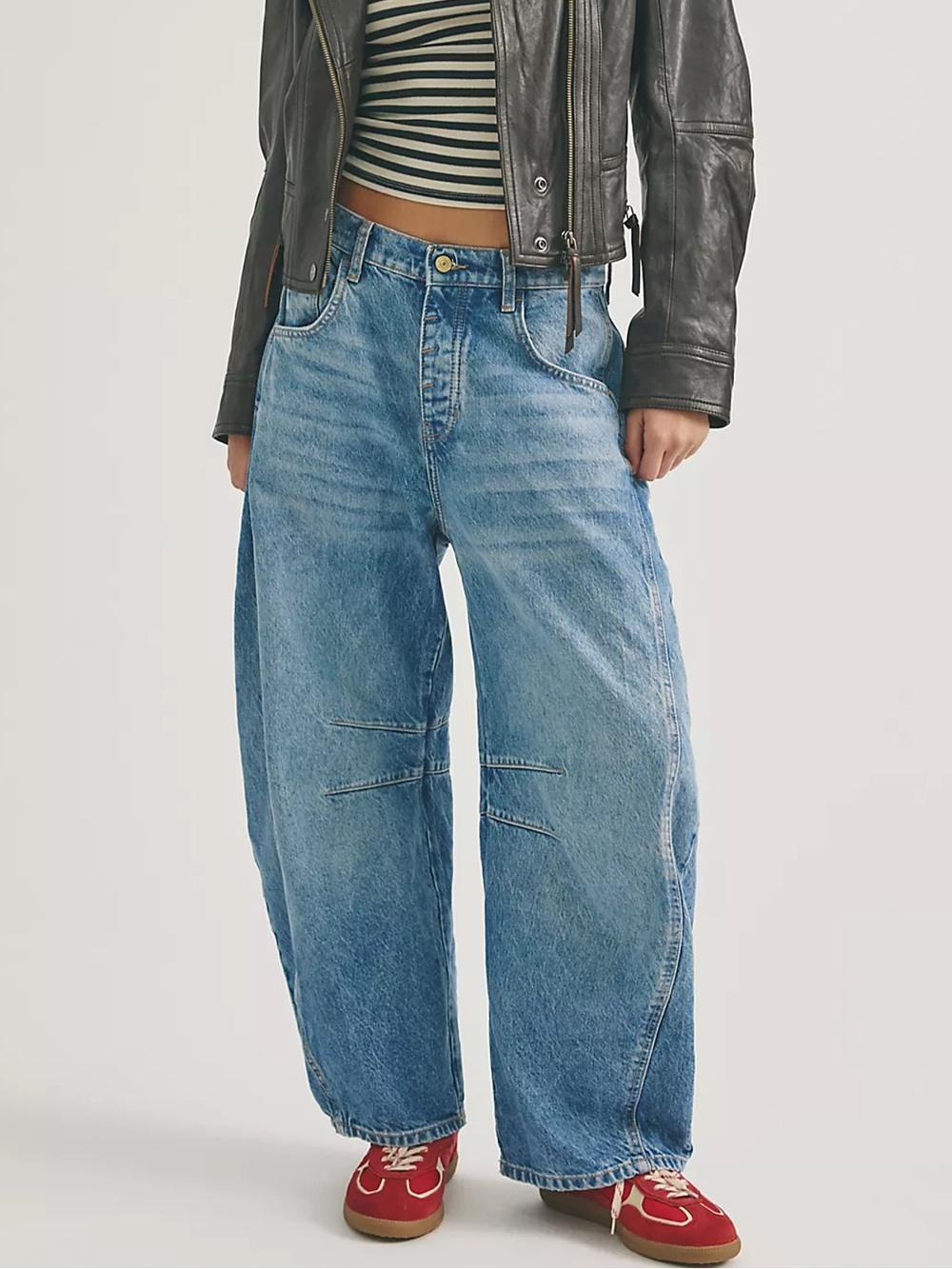 We The Free Free People Good Luck Barrel
Jeans Ultra light beam Med Wash Size 30